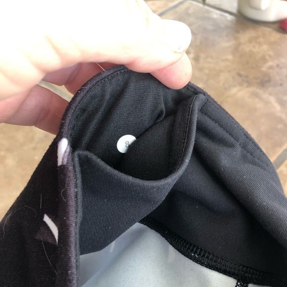 Lululemon black🖤🤍 and white marble pattern leggings - Picture 2 of 15